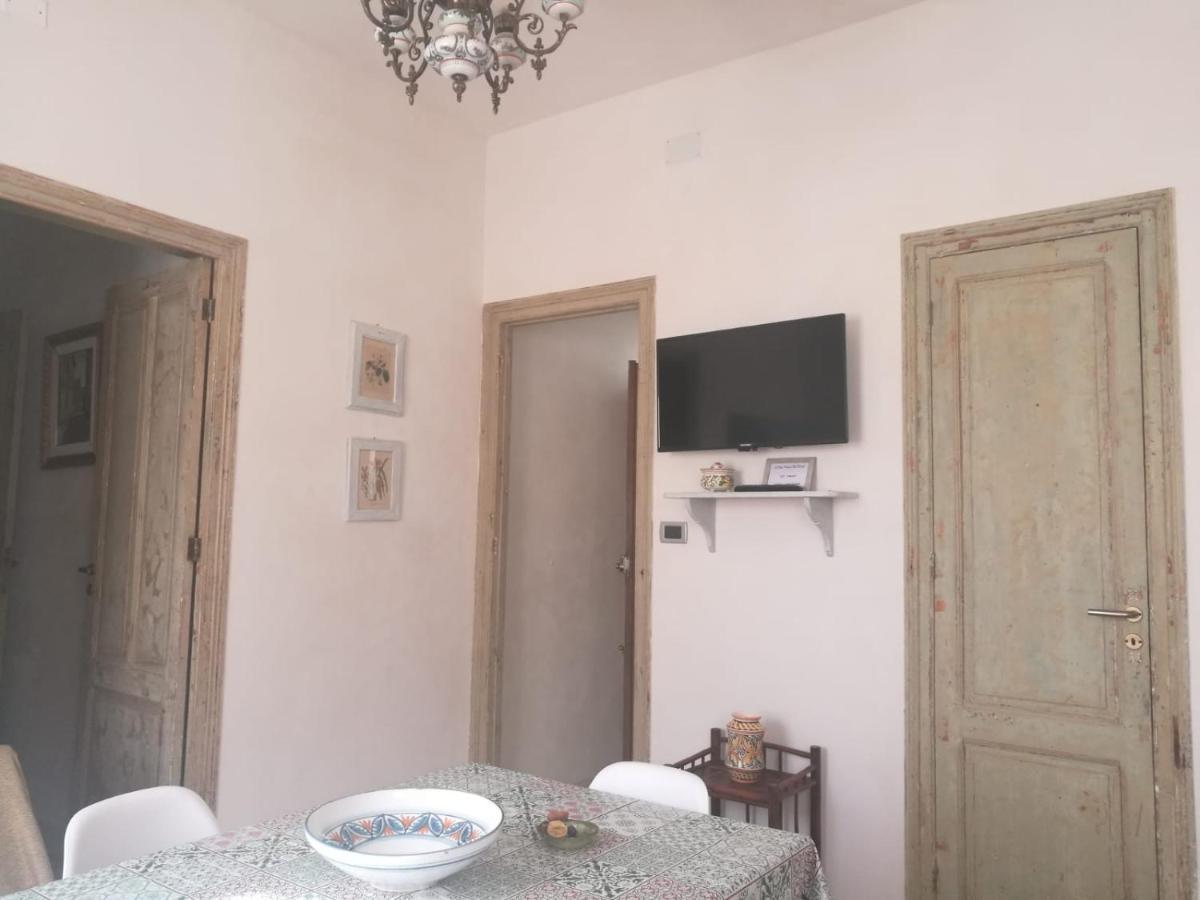 A Due Passi Dal Porto Apartment Trapani Exterior photo