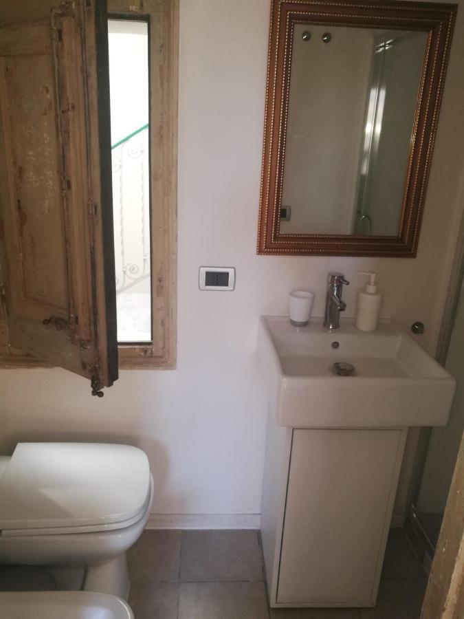 A Due Passi Dal Porto Apartment Trapani Exterior photo