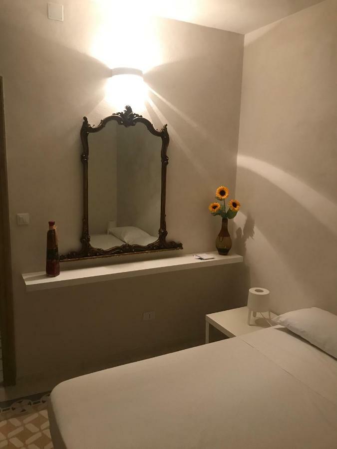 A Due Passi Dal Porto Apartment Trapani Exterior photo