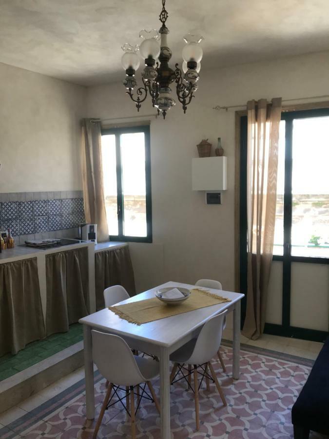 A Due Passi Dal Porto Apartment Trapani Exterior photo