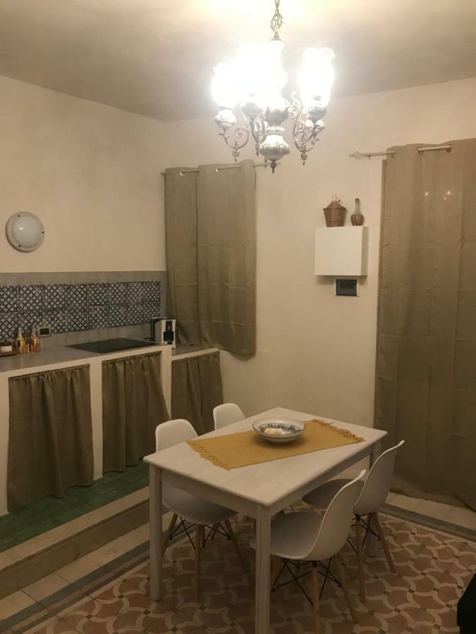 A Due Passi Dal Porto Apartment Trapani Exterior photo