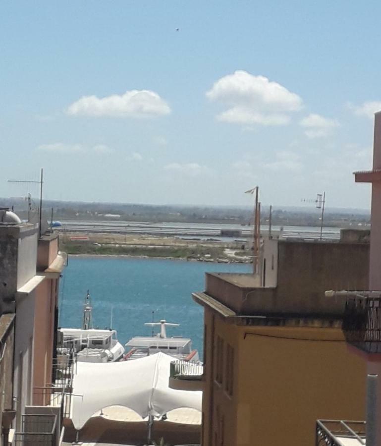 A Due Passi Dal Porto Apartment Trapani Exterior photo